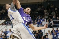 Kaiyun APP-勇士队以攻防两端主导比赛，勇士队内对抗赛