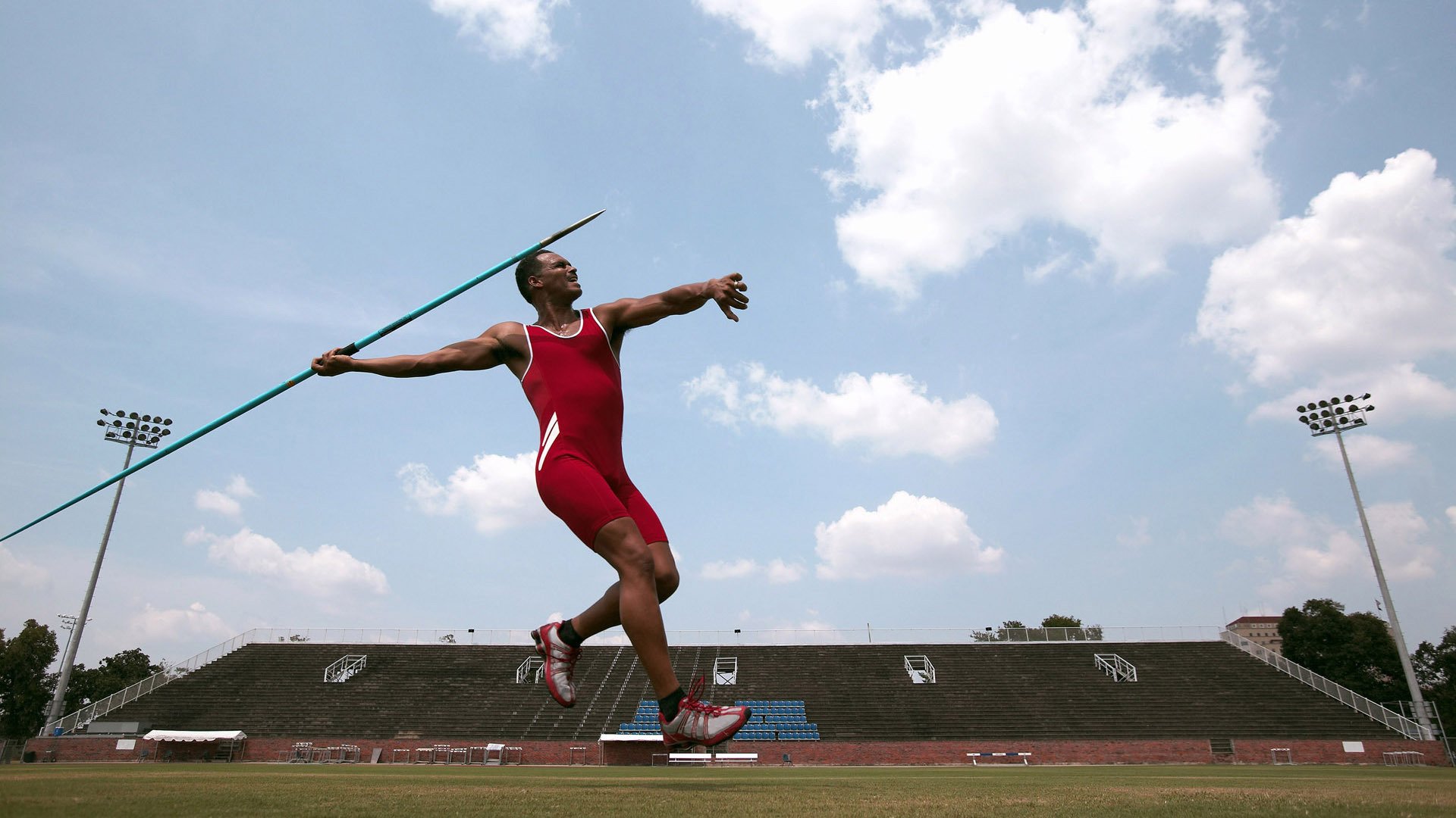 跳水动作完成度高瑞士获好评，瑞士3米板跳水运动员